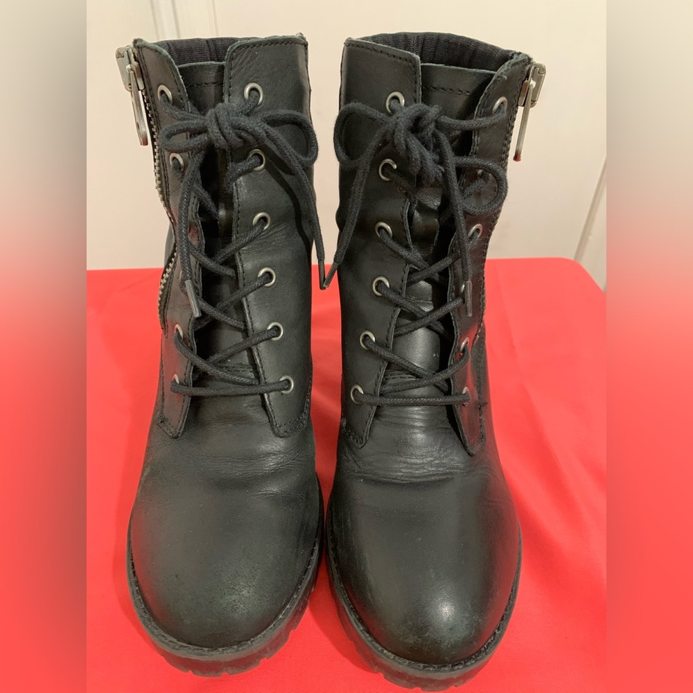 EUC Steve Madden booties.